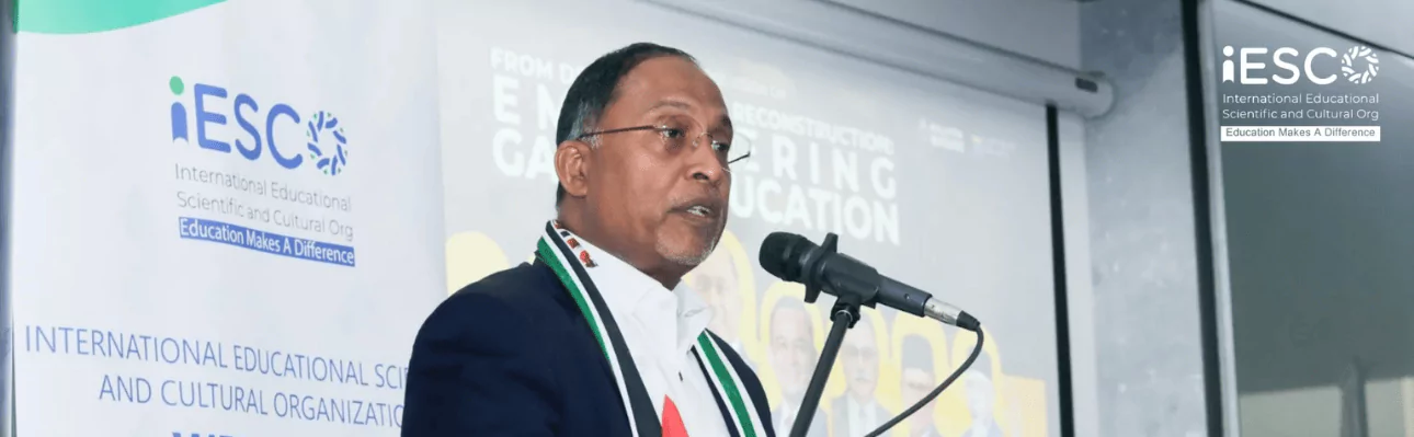 YB Dato’ Seri Diraja Dr. Zambry Abdul Kadir, the Malaysian Minister of Higher Education wears the palestinian flag