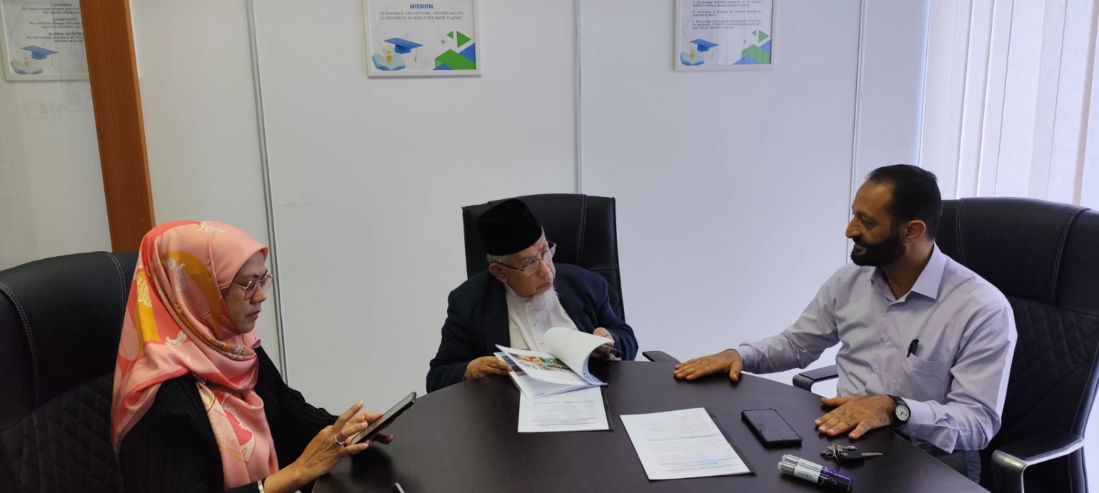 Tuan Mohd Azmi, President of MAPIM, meets with IESCO CEO Ayman Hussein to discuss rebuilding Gaza’s education sector and supporting Palestinian students.