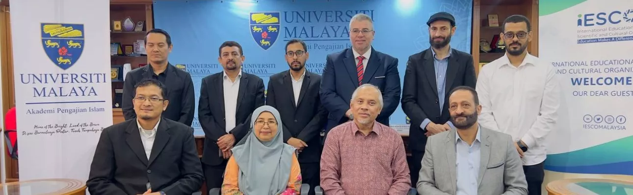 IESCO and University of Malaya representatives during the LOI signing ceremony and student grant presentation.